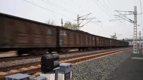 <em>铁路</em><em>车站</em><em>执行</em><em>标准差</em><em>一点儿</em><em>不行</em>